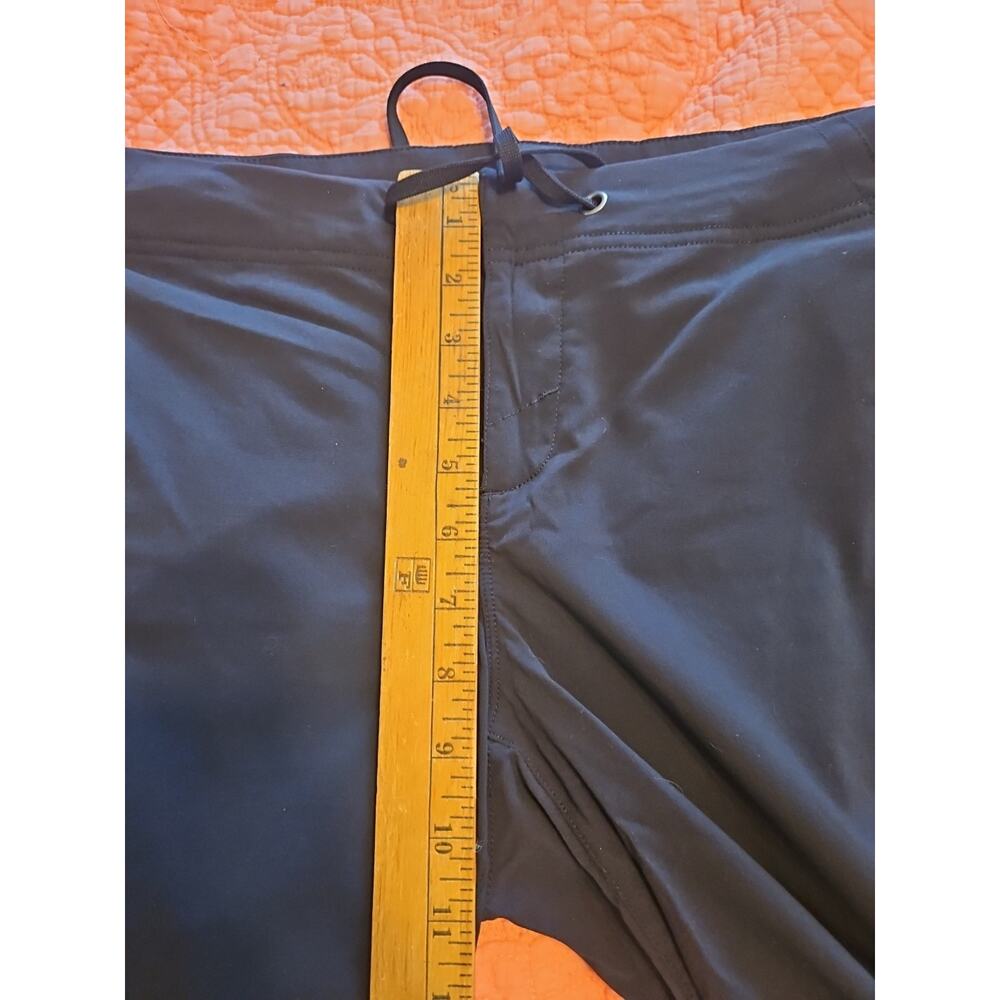 Columbia Women's 12/13 Cropped Pants Lightweight Black Polyester Omni-Shield - Picture 5 of 6